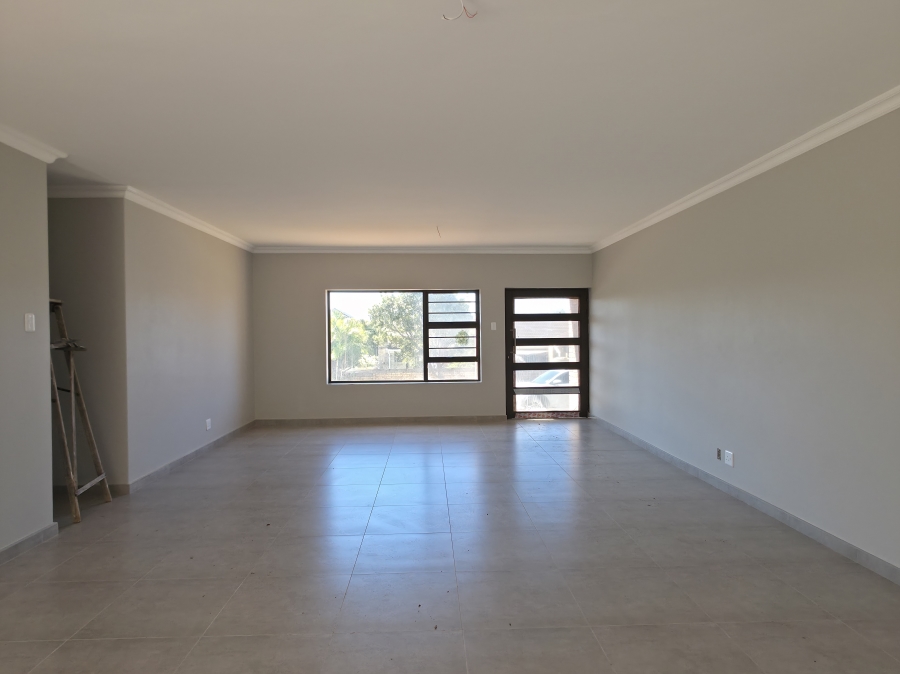 3 Bedroom Property for Sale in Wavecrest Eastern Cape